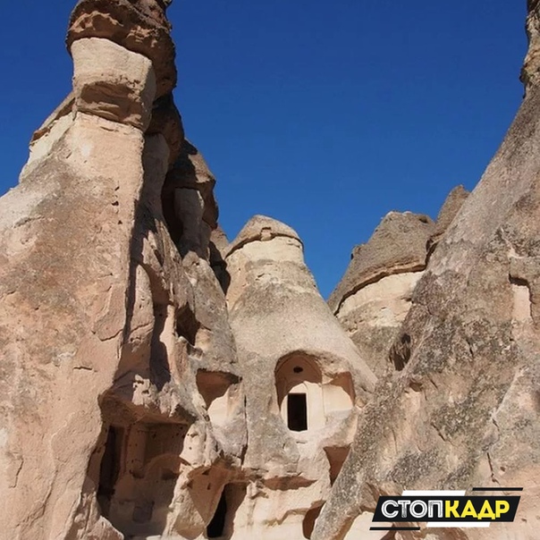 Каппадокия является одним из туристических центров Турции с уникальными вулканическими ландшафтами, каньонами, пещерными и подземными городами.