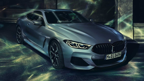 Примерно через месяц после выпуска 8 серии, BMW представит еще одну специальную версию M850i xDrive Coupe. Новинка будет в совершенно новой металлической краске Frozen Barcelona Blue, разработанной BMW Individual. Всего будет 400 экземпляров этого купе.