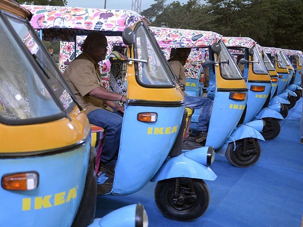Первый магазин IKEA открылся в Индии. Для доставки покупателям решено было использовать транспорт, привычный местным — мото-рикши. Но это не обычные тук-туки, а на электродвигателе. Компактные и маневренные, они будут полезны в непростой ситуации на индийских дорогах.