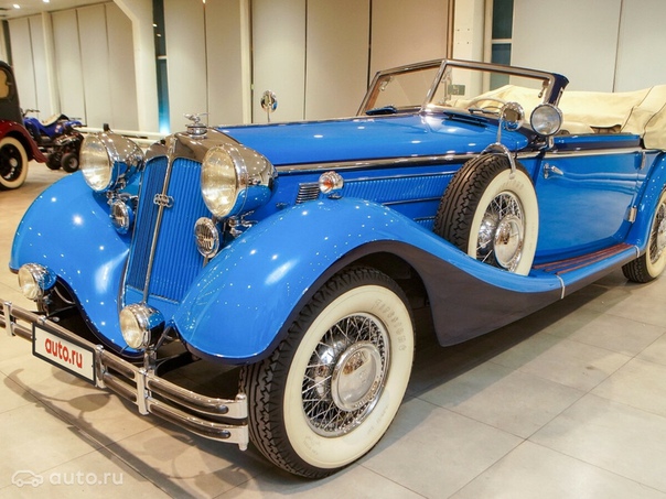 Хорьх — автомобиль года знаменитого Парижского автомобильного салона 1935г. У машины этой двигатель восемь цилиндров в ряд. По мнению многих людей, это самый классический и красивый автомобиль в мире.
