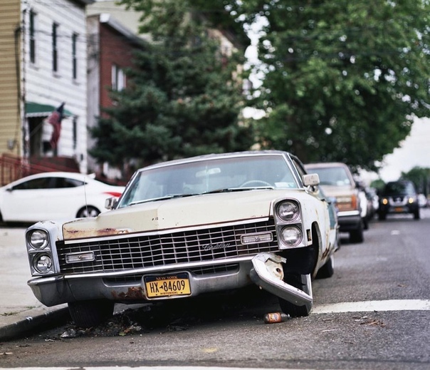 Старые автомобили на снимках американского фотографа Майкла Смита. Душевные получились кадры.