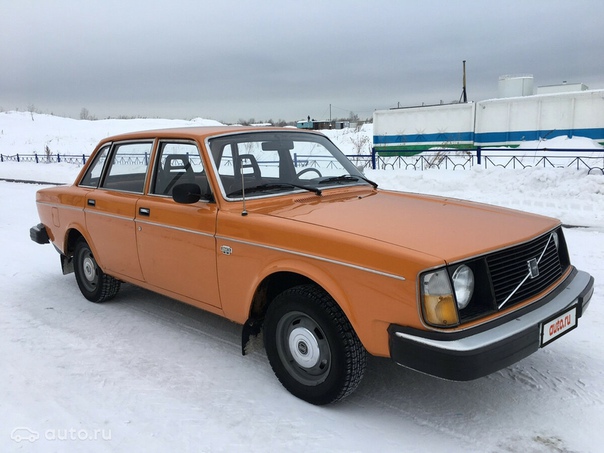Очередной автомобиль для ценителей ретро: редкий по состоянию, хорошо сохранившийся экземпляр Volvo 240. Машина полностью в оригинале и после бережной эксплуатации.