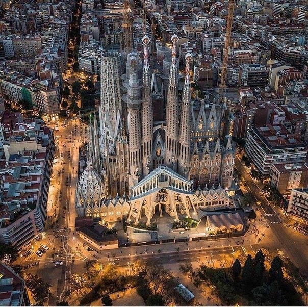 Церковь Саграда-Фамилия в Барселоне, Испания.