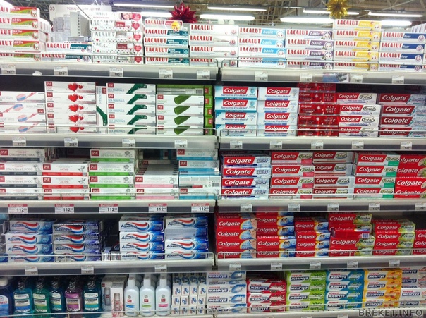Думали ли вы о том, зачем зубной пасте коробка Оказывается, она лишь для того, чтобы привлечь ваше внимание на полке магазина! И ради вашего внимания маркетологи готовы изводить больше МИЛЛИОНА тонн картона в год:  !