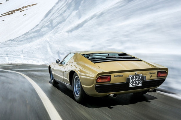 Lamborghini Miura —  итальянский спорткар, выпускавшийся компанией с 1966 по 1973 годы. Модель названа в честь испанской фермы по разведению боевых быков. В 2006 году модель была переиздана в единственном экземпляре в честь своего 40 летнего юбилея.